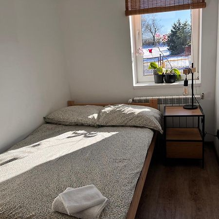 Apartament Numer 1, Dwie Sypialnie Dwa Lozka オジシュ エクステリア 写真